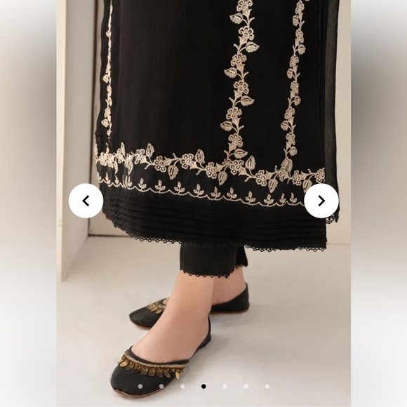 Agha Jann.  Neena. Chiffon. 3 Piece Suit Black & Embroidered Gold. Size M.  NWT - Picture 6 of 8